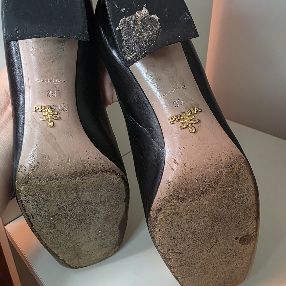 Prada Black Leather Stud Buckle Block Heel Pumps Size 39 Made in Italy - Picture 6 of 9